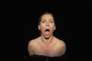 L’actriu Paula Blanco encarna el personatge mitològic de Pitó 