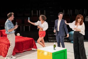 L’obra -escrita i dirigida per Miquel Murga, i interpretada per Octavi Pujades, Míriam Tortosa, Cristina Dilla i Roger Cantos- es va estrenar el passat 25 de maig